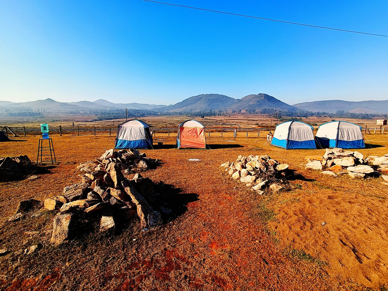 Como escolher o local ideal para acampar: dicas para uma experiência segura e inesquecível